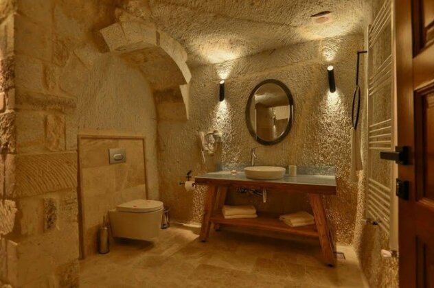 Acropolis Cave Suite - Photo4