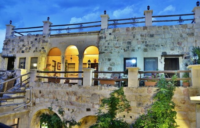Antik Cave House