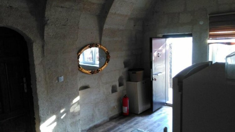Emir Cave Apart - Photo4