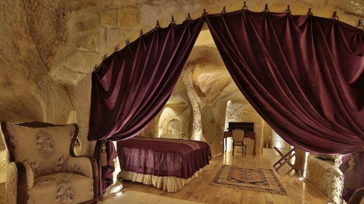 Golden Cave Suites - Photo2