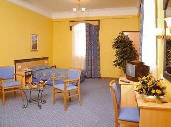 Vera Hotel Tassaray - Photo2