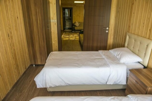 Selman Apart - Photo4