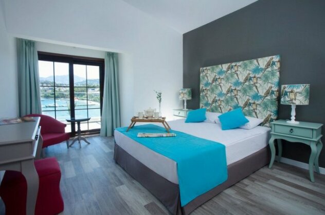 Liona Mare Suites - Photo5