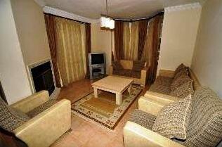 Oasis Holiday Villas - Photo2