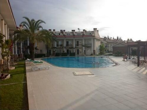 Oasis Village - Photo4
