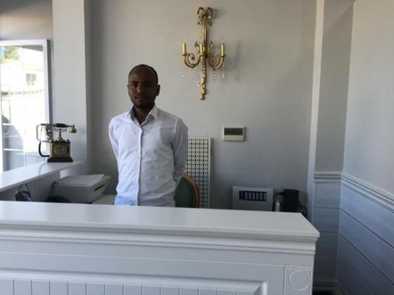 Real King Boutique Hotel - Photo2