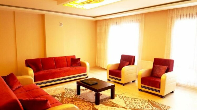 Yigit Apart - Photo2