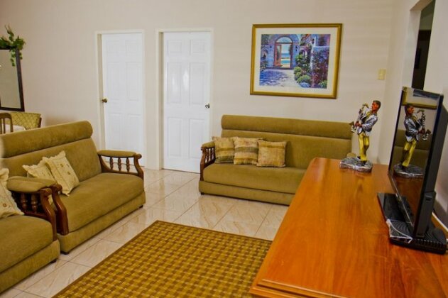 Port of Spain Windy Guest Apartment By The Vacation Casa - Photo2