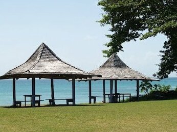 Canoe Bay Beach Resort - Photo2