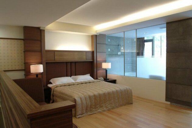 Jungle City Motel - Photo3