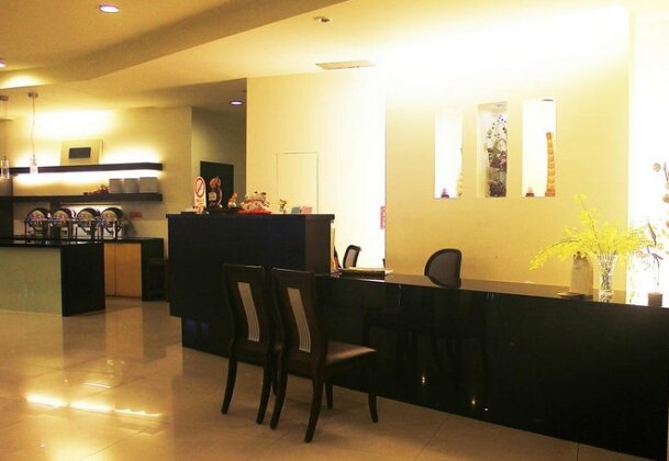 River Hotel - Photo4