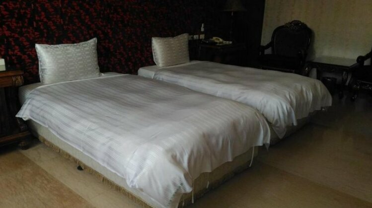  Photo 3