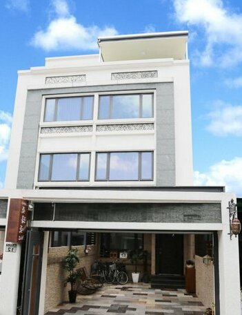  Photo 1