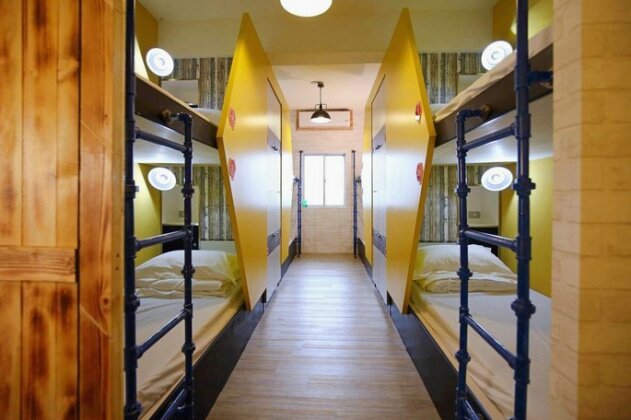 Hive Bed and Backpacker - Photo3