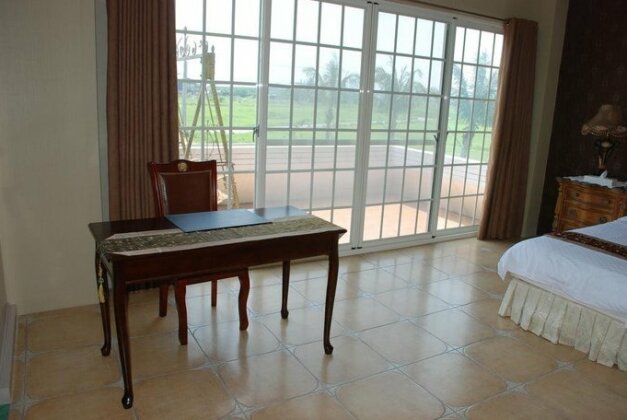 Blue Hyatt Inn - Photo5