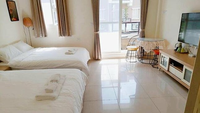 Beyond Home - Photo2