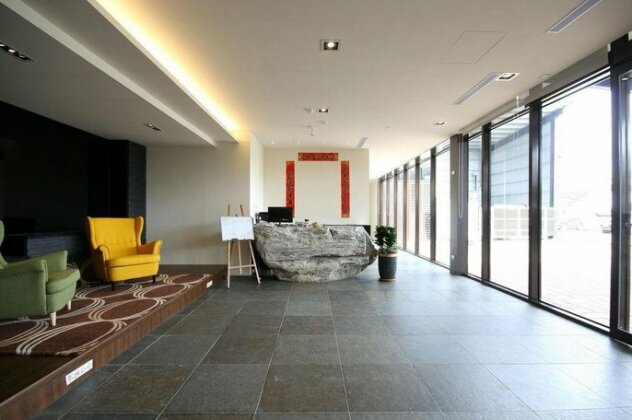 Qin Hai Hotel - Photo2