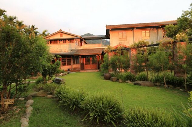Jiji Village Villa B&B