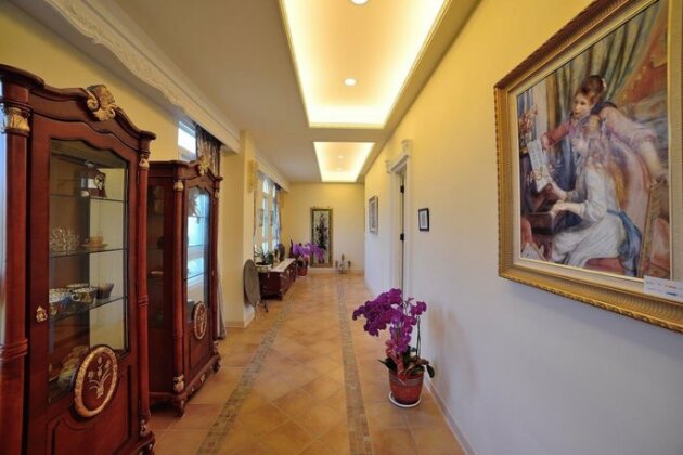 Victoria Manor - Photo4