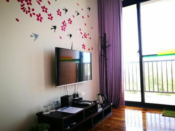 198 Red Hat B&B - Photo3