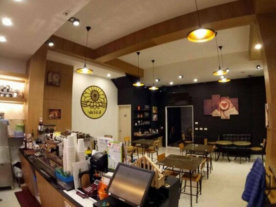 G S Cafe - Photo5
