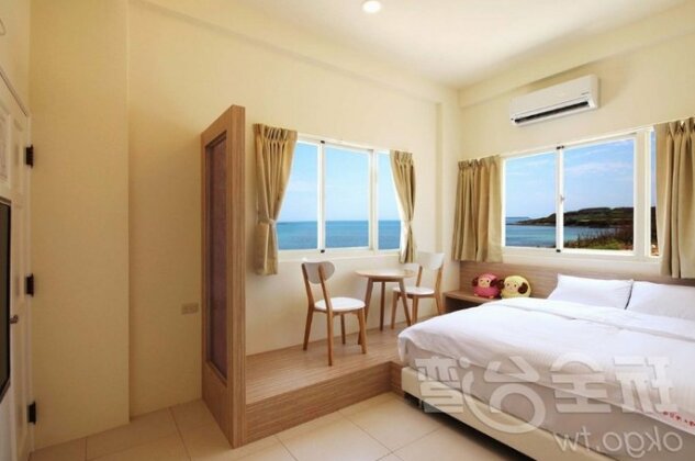 Lovers Bay - Photo2
