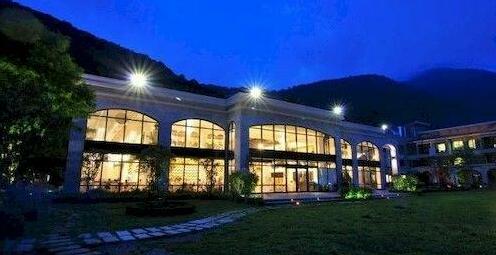Tai-Yi Red Maple Resort