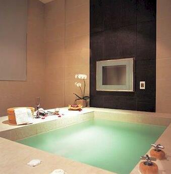 The Solas Hot Spring Resort - Photo5