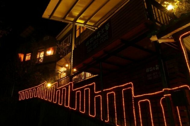 Qingjing Home of the Fireflies - Photo2