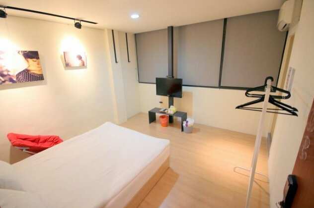 Qin Mei Eslite Grass Wing Road / Walk 3 minutes / You can store luggage first / Free WIFI - Photo5
