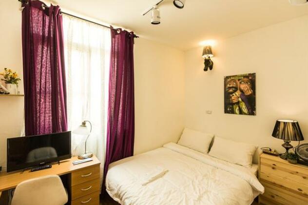 54 Apt Hostel