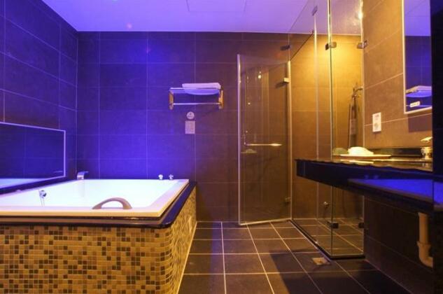 Catwalk Motel -Tainan - Photo4
