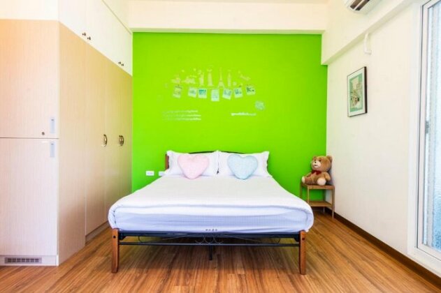 Colorful Riverside B&B - Photo3