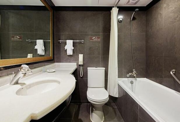 La Plaza Hotel - Photo5