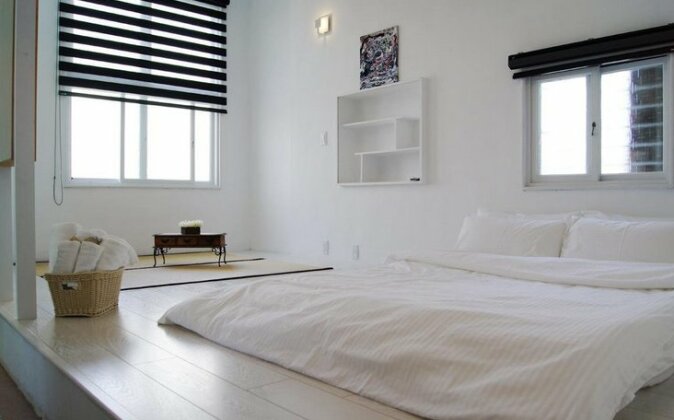  Photo 4