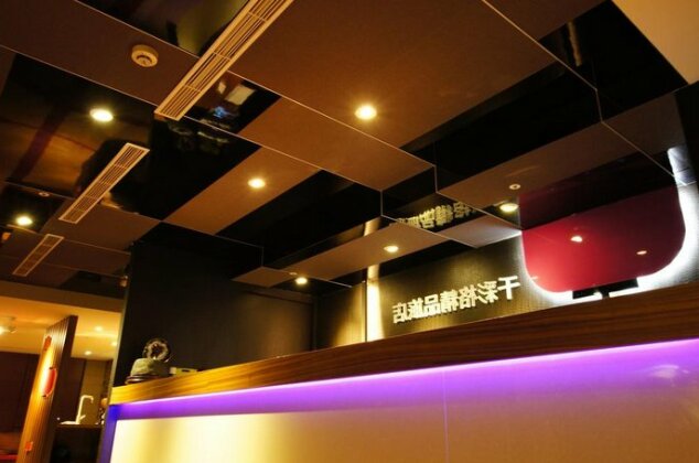Colors Infinity Inn - Photo2