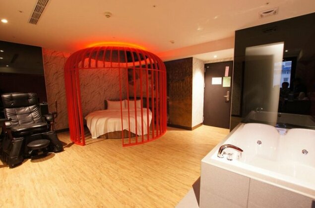 Colors Infinity Inn - Photo5