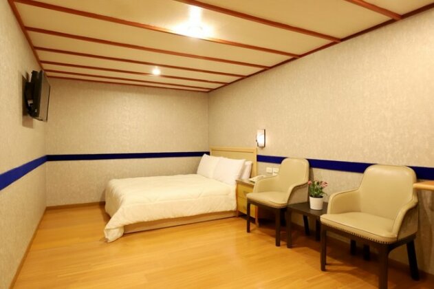 Gorgeous Hot Spring Resort - Photo5