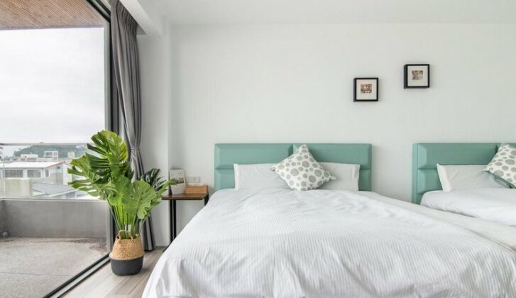 342 Evergreen Hall - Photo3