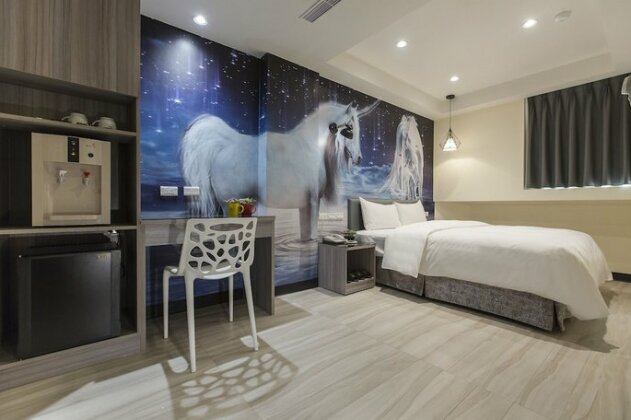 The Young Hotel Taoyuan City - Photo2
