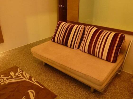 Full House Bed and Breakfast - Photo3