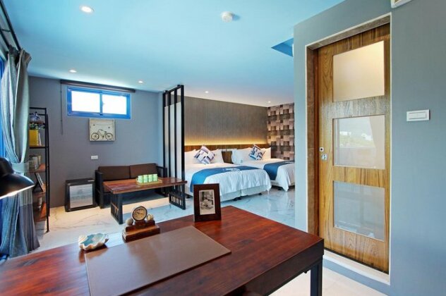 White Mediterranean - Photo2