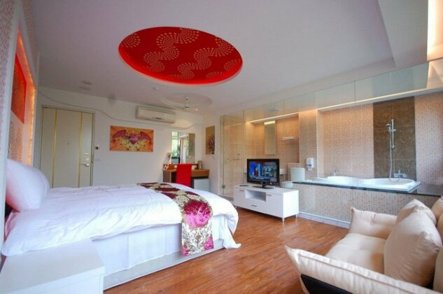 Full House Bed and Breakfast Yuchi Township - Photo2