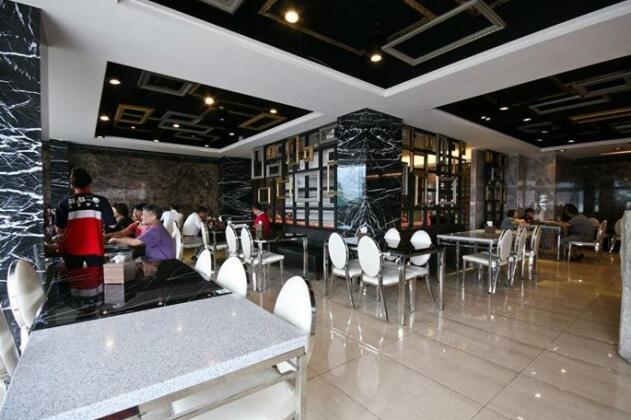 Harbor Resort Hotel - Photo2