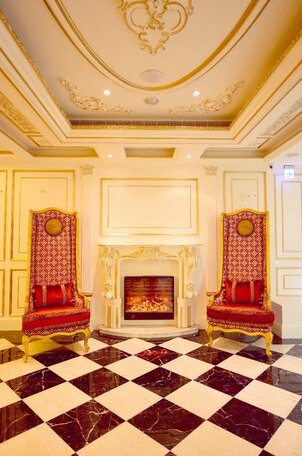 Queen Cahtle Hotel - Photo3