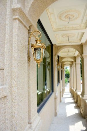 Queen Cahtle Hotel - Photo5