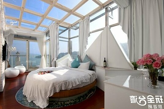 Shuian Lakeside Hotel - Photo2