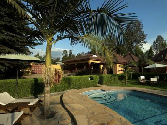 Ahadi Lodge