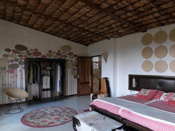 Hatari Lodge