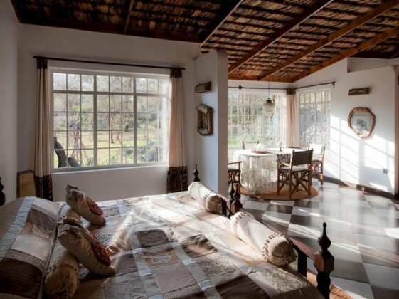 Hatari Lodge - Photo3